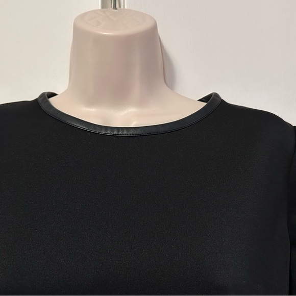 Short Sleeve Top - Picture 4 of 6